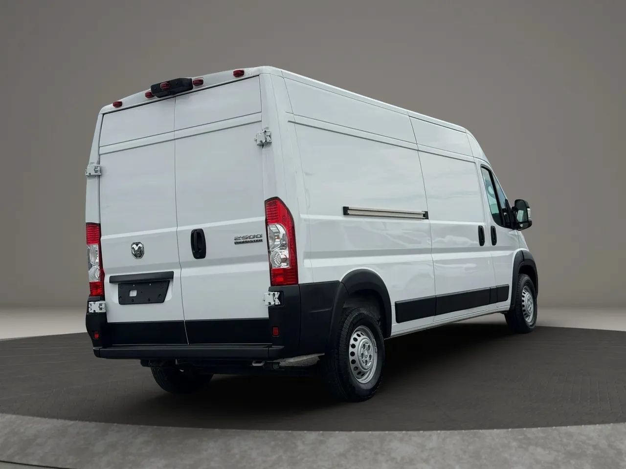 Used 2025 RAM ProMaster 2500 w/ Convenience Group FWD image 6