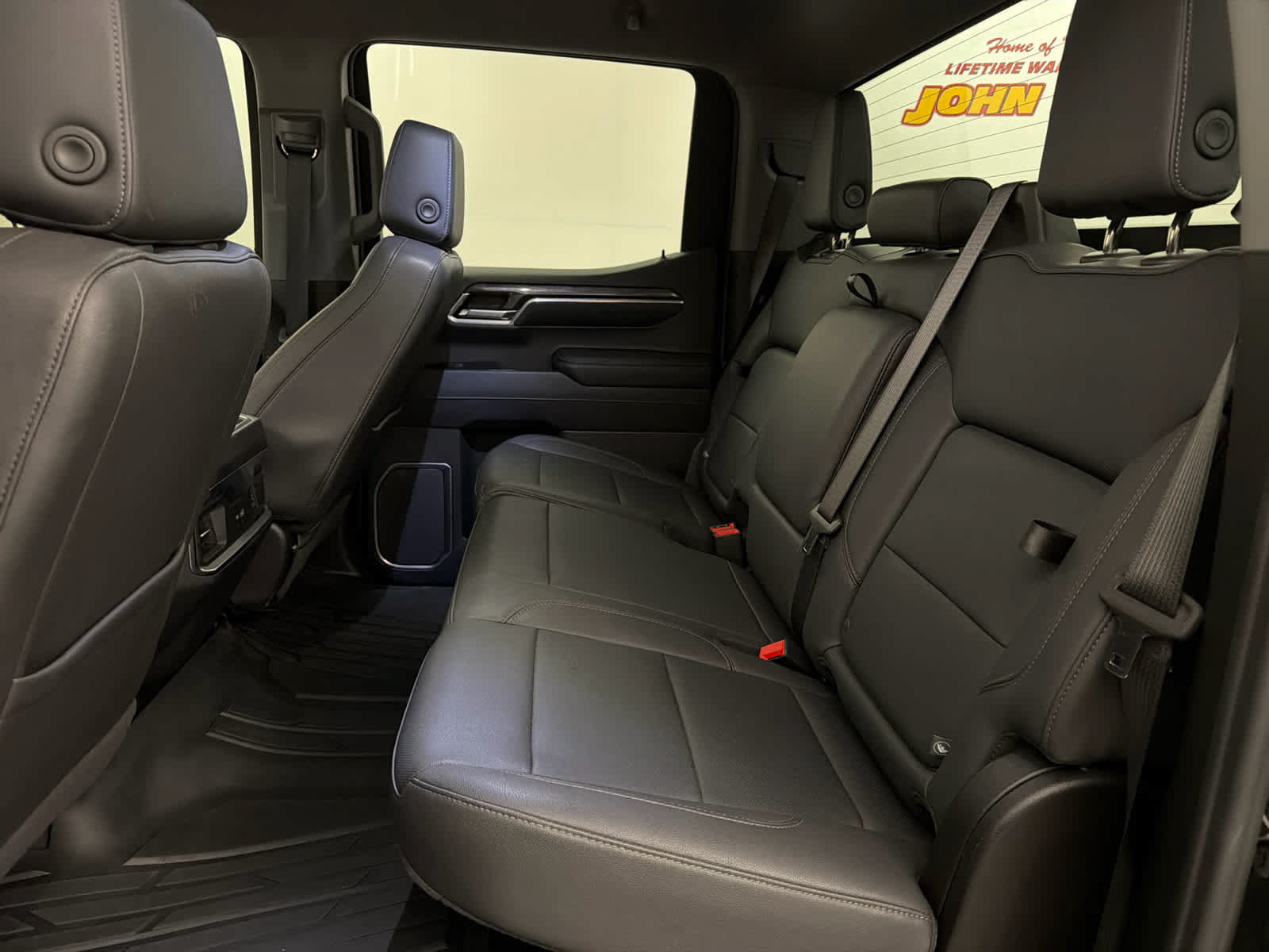 Used 2024 Chevrolet Silverado 1500 LTZ RWD image 16