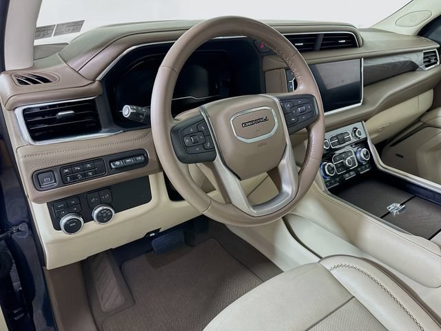 Used 2023 GMC Yukon XL Denali AWD/4WD image 13