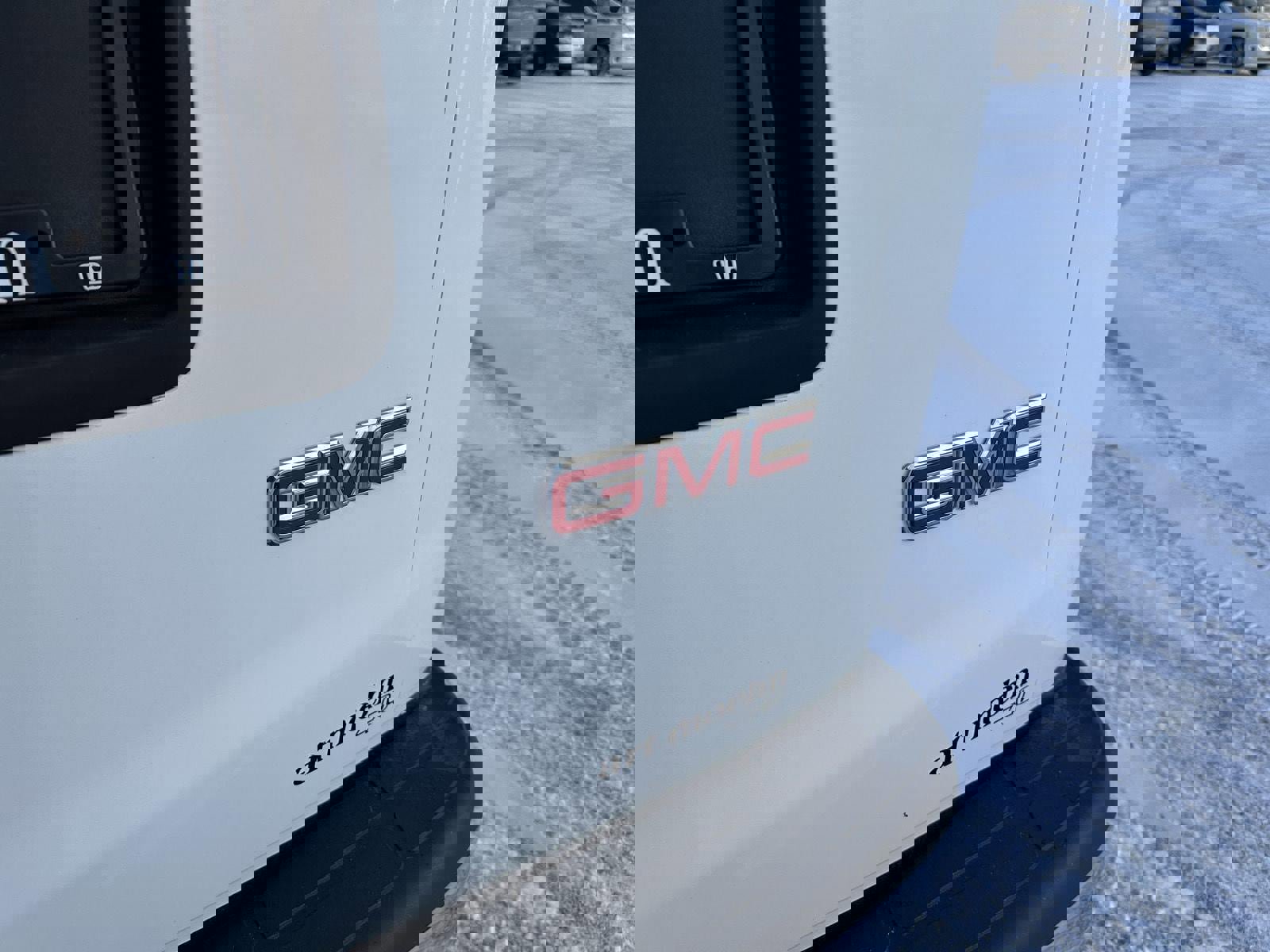 Used 2023 GMC Savana 2500 image 6