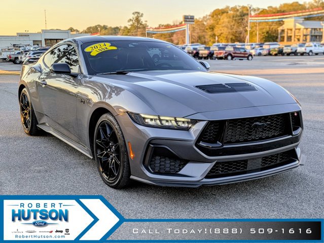 Used 2024 Ford Mustang GT Premium w/ GT Performance Package image 4