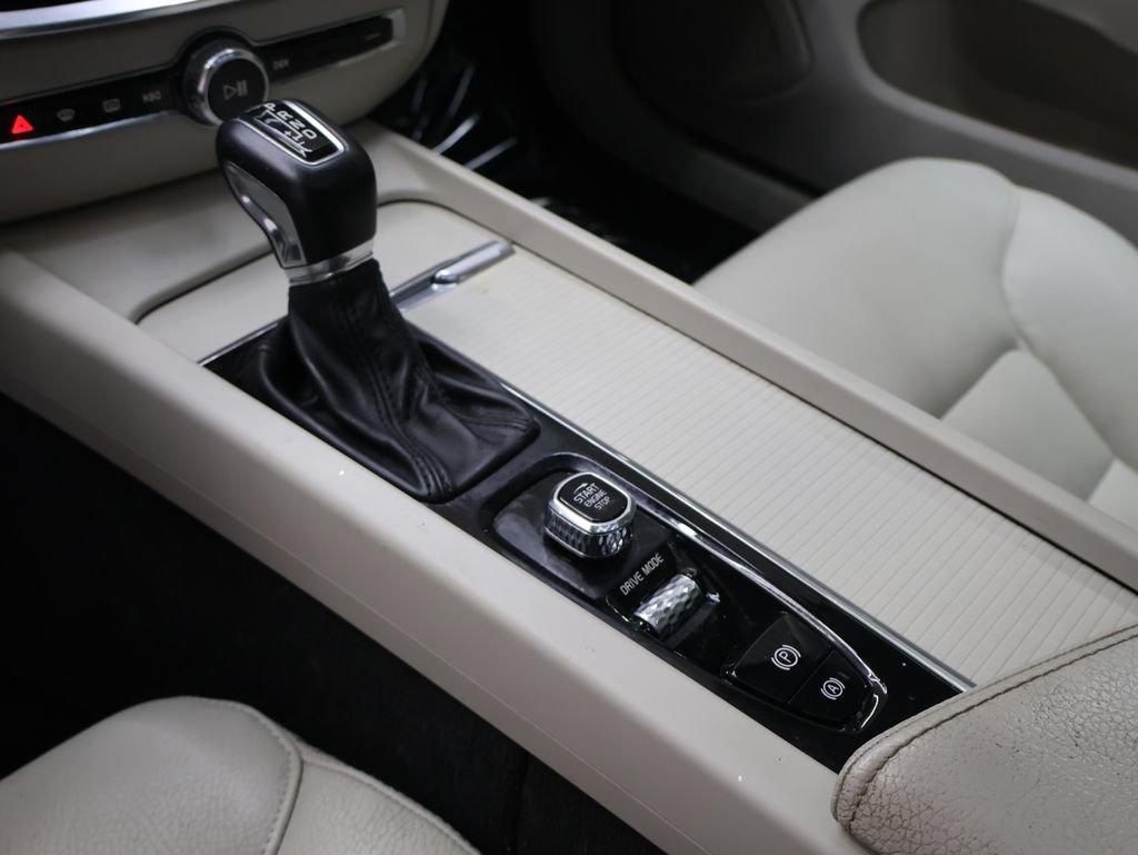 Used 2019 Volvo S60 T5 Momentum w/ Premium Package FWD image 24
