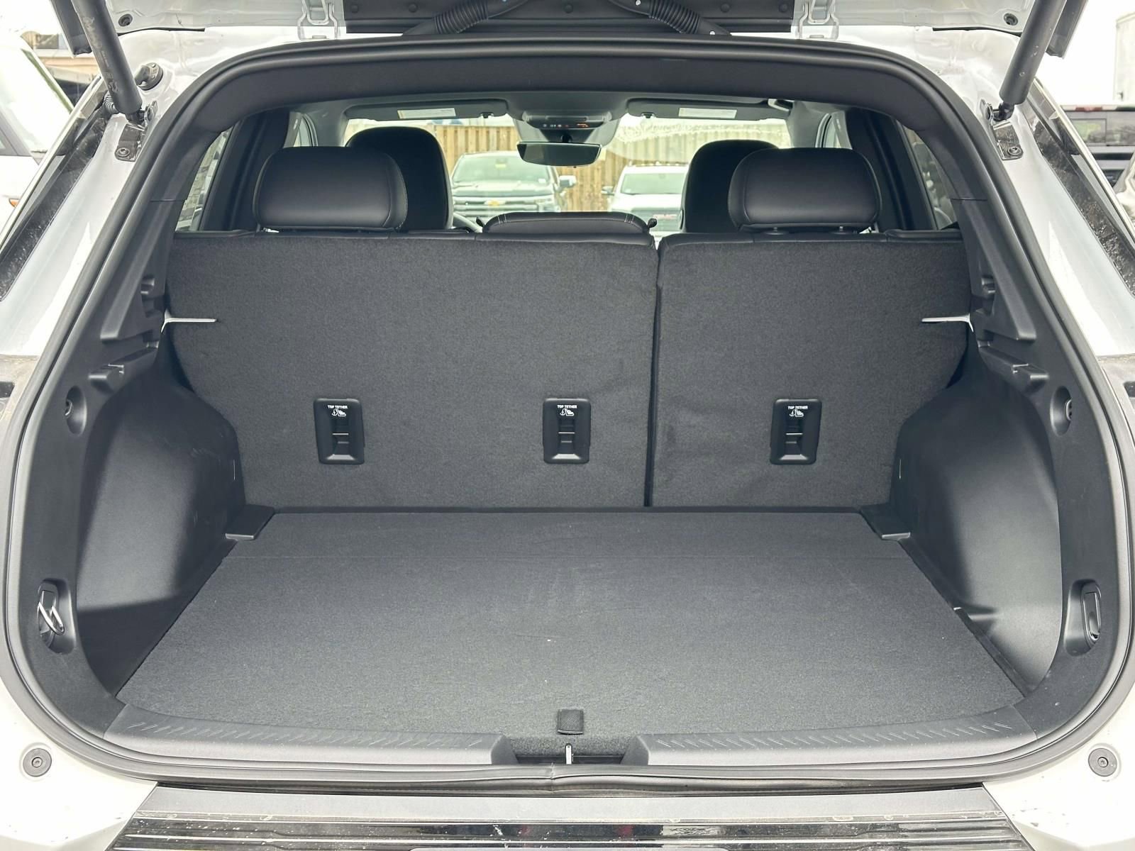 New 2026 Chevrolet Equinox EV LT w/ Convenience Package II image 23