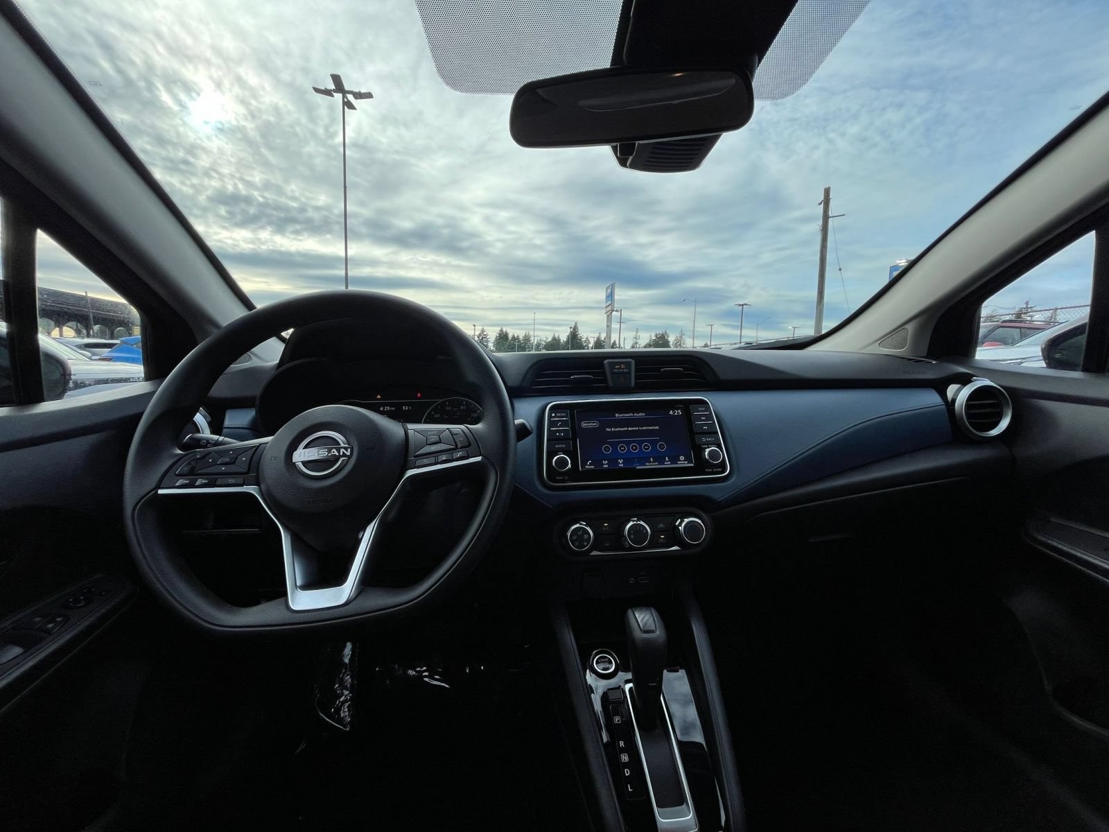 Used 2025 Nissan Versa SV FWD image 32
