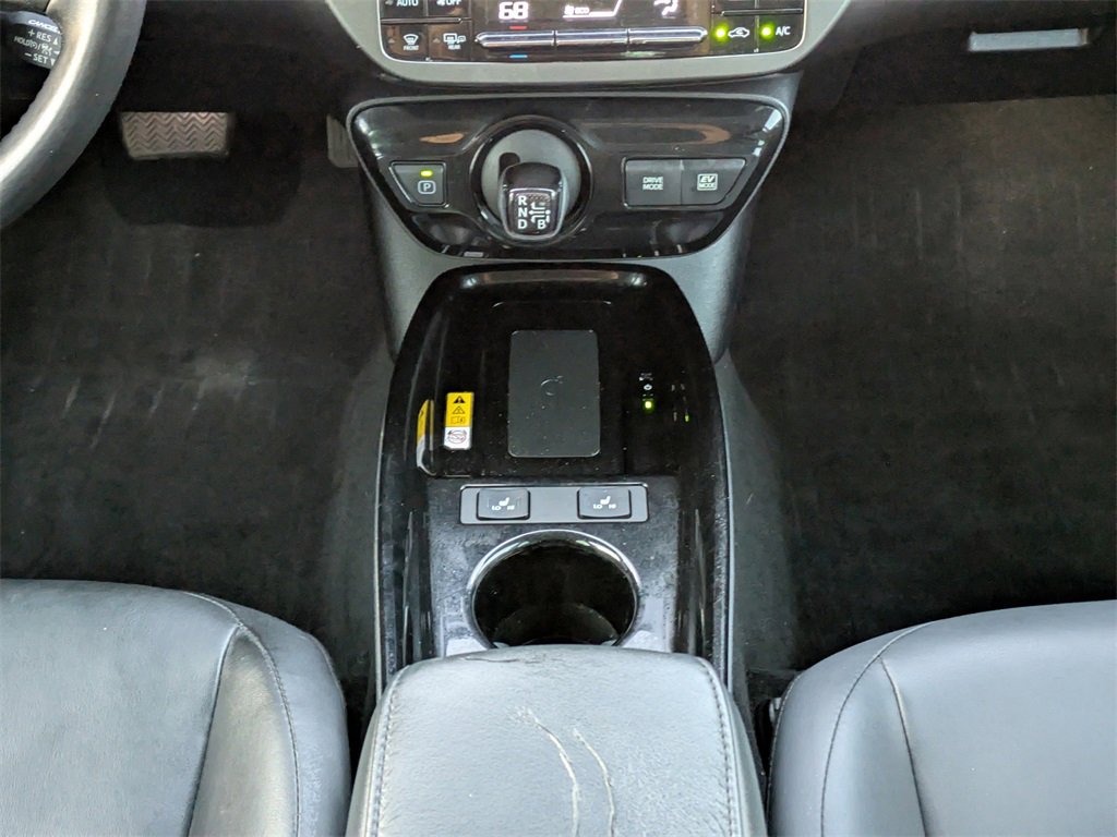 Used 2021 Toyota Prius XLE image 10