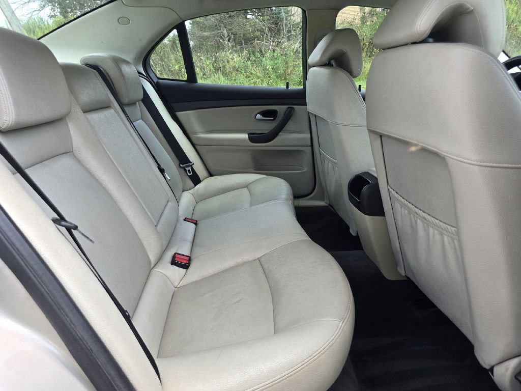 Used 2005 Saab 9-3 Linear FWD image 15