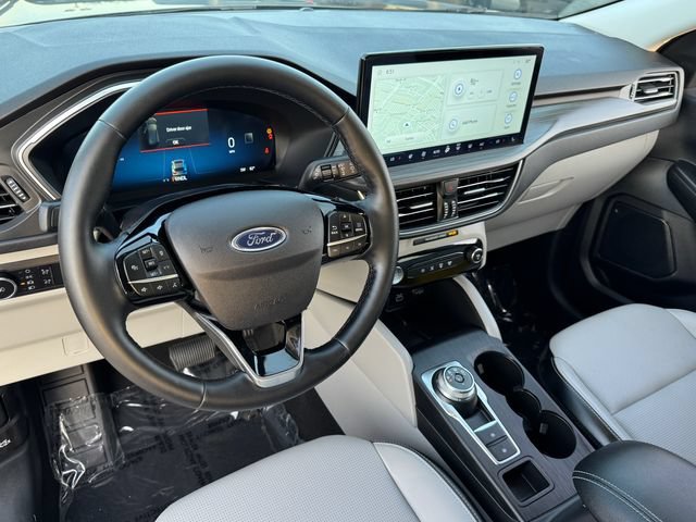 Used 2025 Ford Escape Platinum FWD image 3
