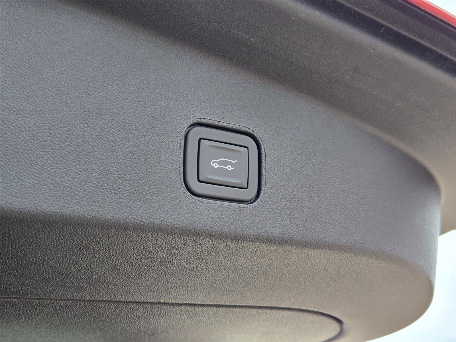 New 2026 Cadillac Lyriq Luxury w/ LPO, Floor Liner Package AWD/4WD image 32
