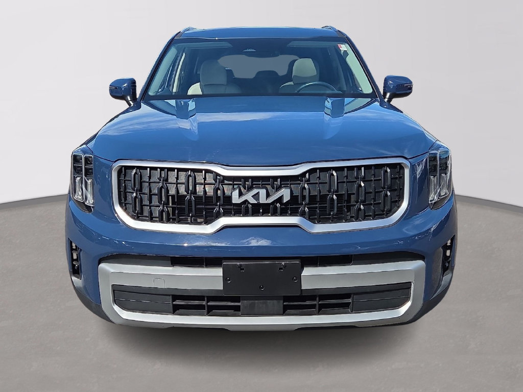 Certified 2024 Kia Telluride EX w/ EX Captain's Chair Package AWD/4WD image 2