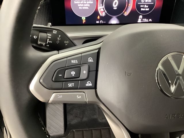 Certified 2025 Volkswagen Tiguan SE w/ Panoramic Sunroof Package AWD/4WD image 20