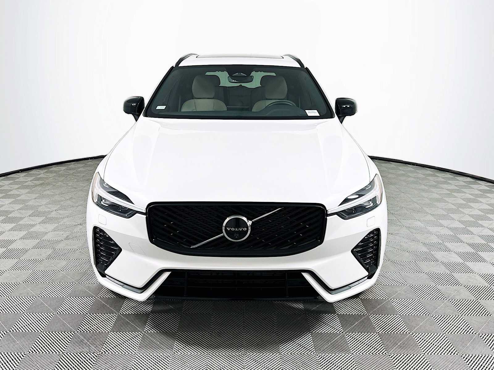 Used 2026 Volvo XC60 B5 Plus w/ Protection Package Premier AWD/4WD image 2