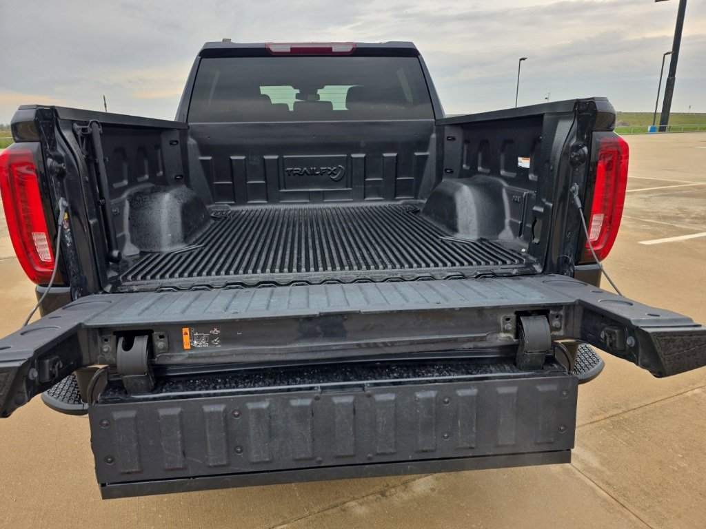 Used 2025 GMC Sierra 1500 SLT image 10