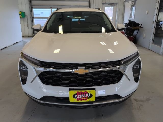 New 2026 Chevrolet Trax LT w/ LT Convenience Package FWD image 8