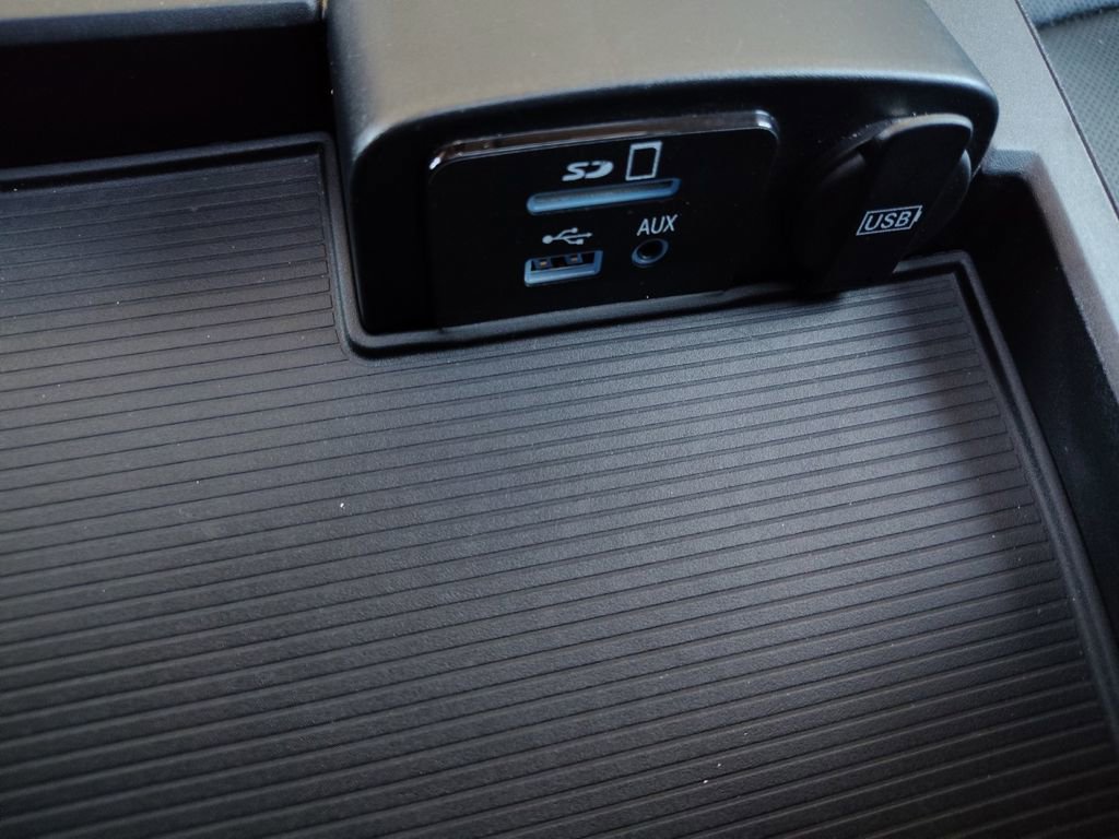 Used 2015 RAM 1500 Laramie w/ Convenience Group image 6