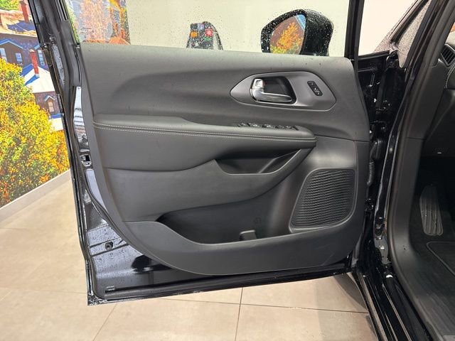 New 2026 Chrysler Pacifica Select w/ S Appearance Package image 20