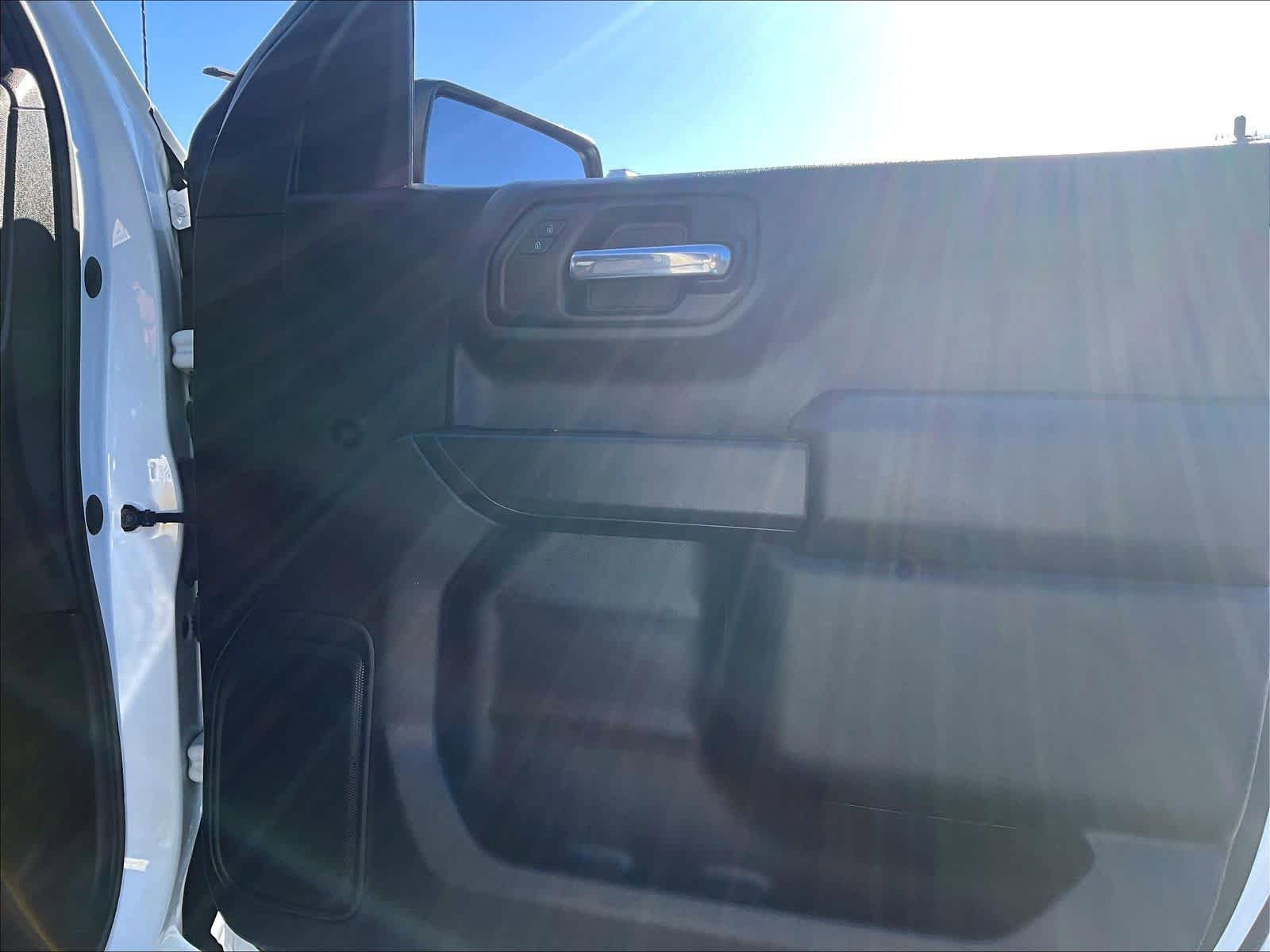 Used 2023 Chevrolet Silverado 1500 Custom AWD/4WD image 12