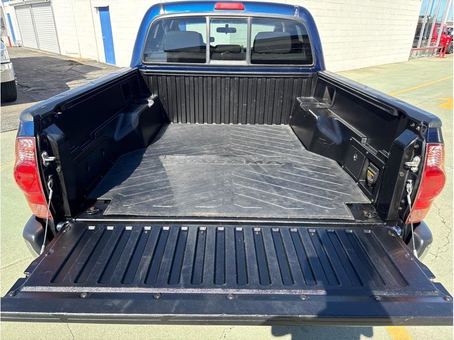 Used 2005 Toyota Tacoma w/ TRD Off-Road Package image 16