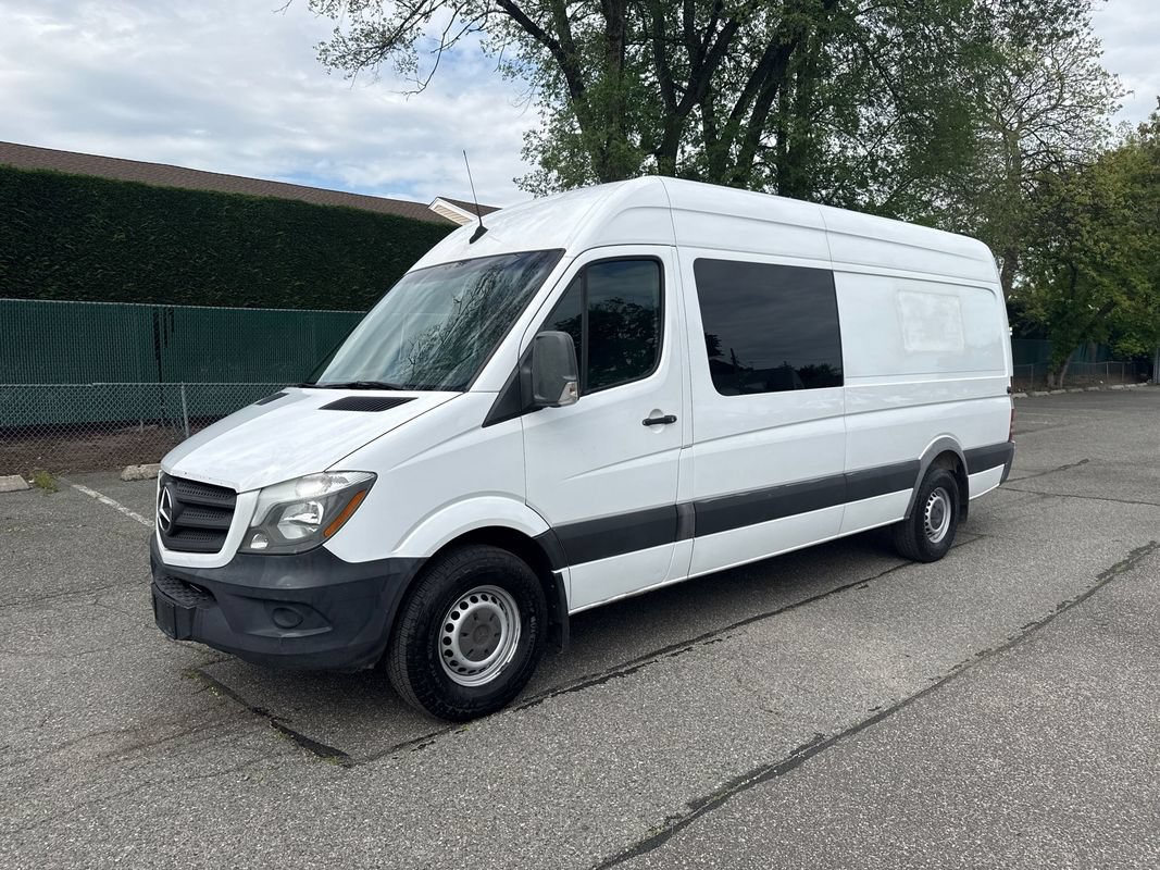 Used 2018 Mercedes-Benz Sprinter 2500 image 2