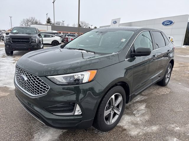 Used 2024 Ford Edge SEL w/ Convenience Package image 2