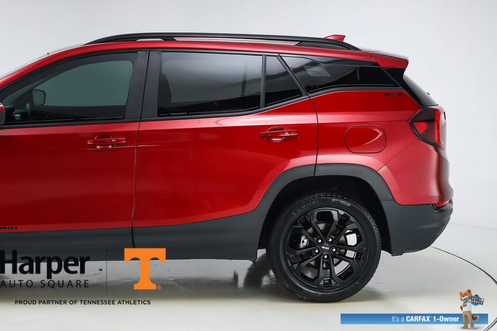 Used 2022 GMC Terrain SLE w/ Elevation Edition image 4