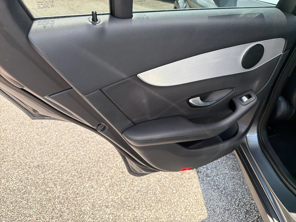 Used 2019 Mercedes-Benz GLC 300 image 21