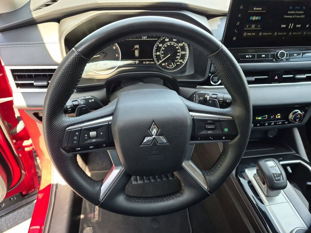 Used 2025 Mitsubishi Outlander SE AWD/4WD image 23