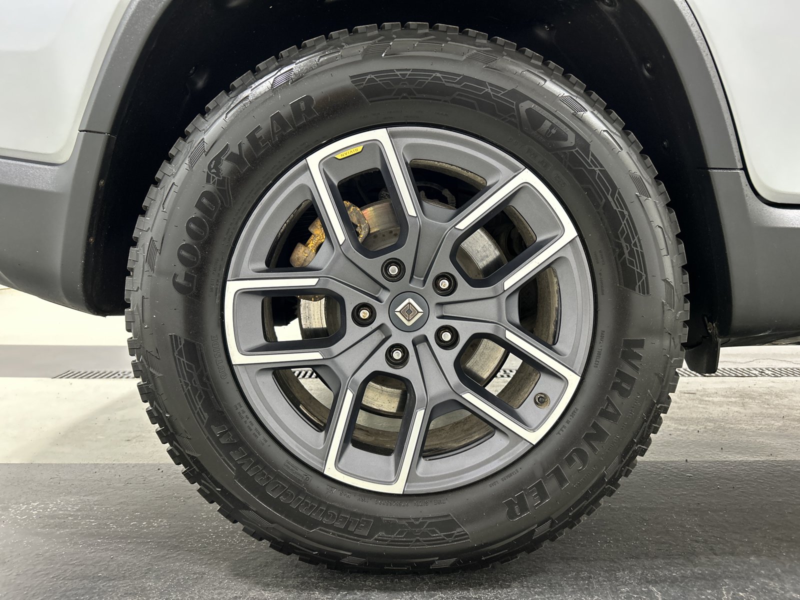 Used 2022 Rivian R1T Adventure AWD/4WD image 12