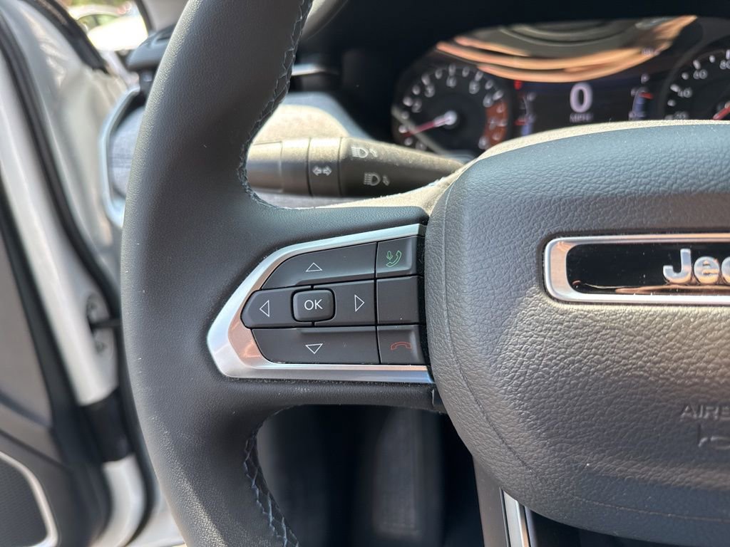 Used 2022 Jeep Compass Latitude image 30