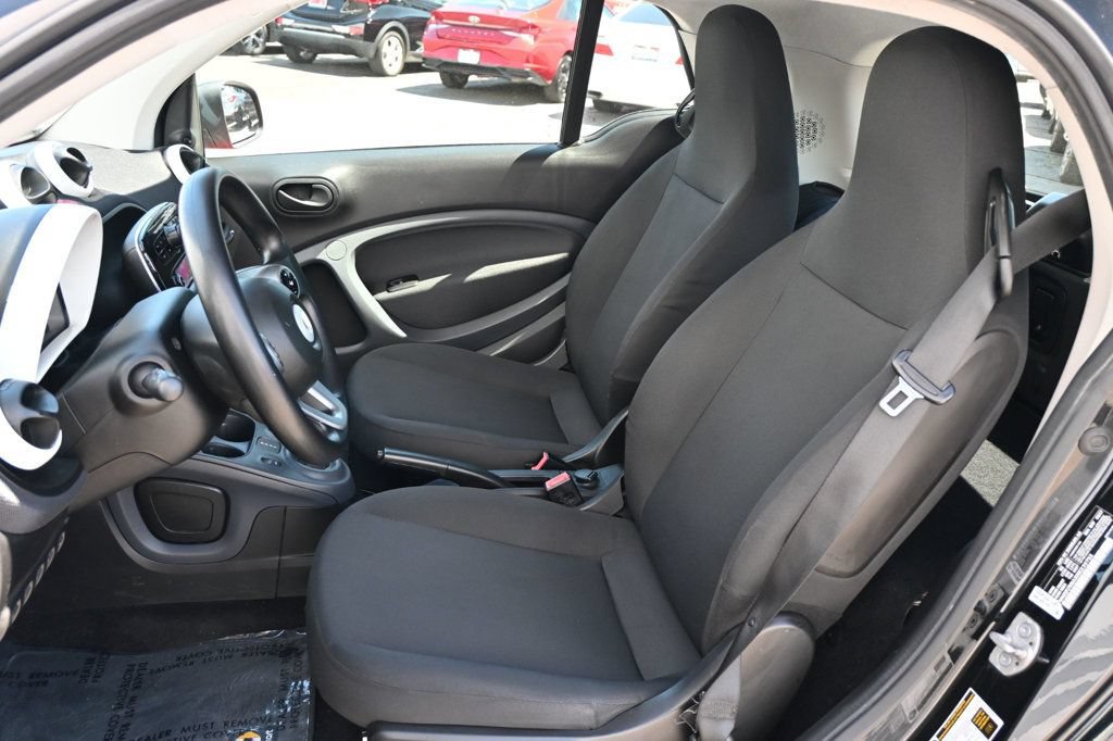 Used 2017 smart fortwo electric drive RWD image 12