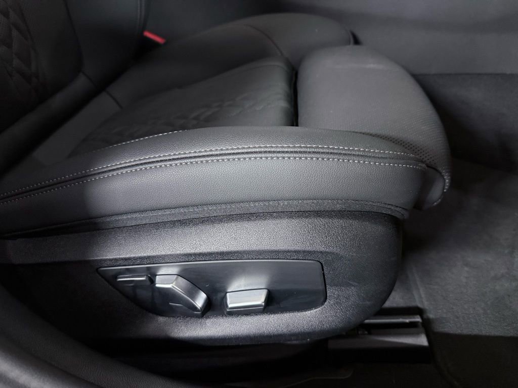 Used 2023 BMW 530e xDrive w/ Premium Package image 29