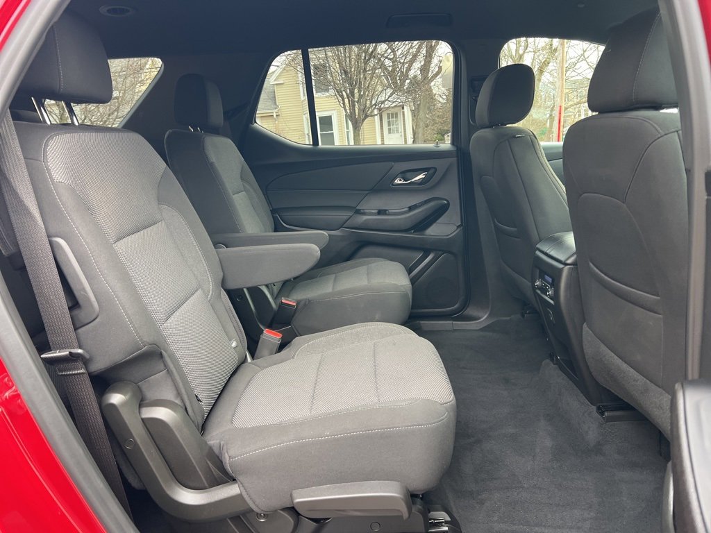 Used 2023 Chevrolet Traverse LT w/ Midnight/Sport Edition image 26