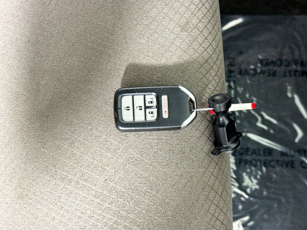 Used 2016 Honda Odyssey SE image 36