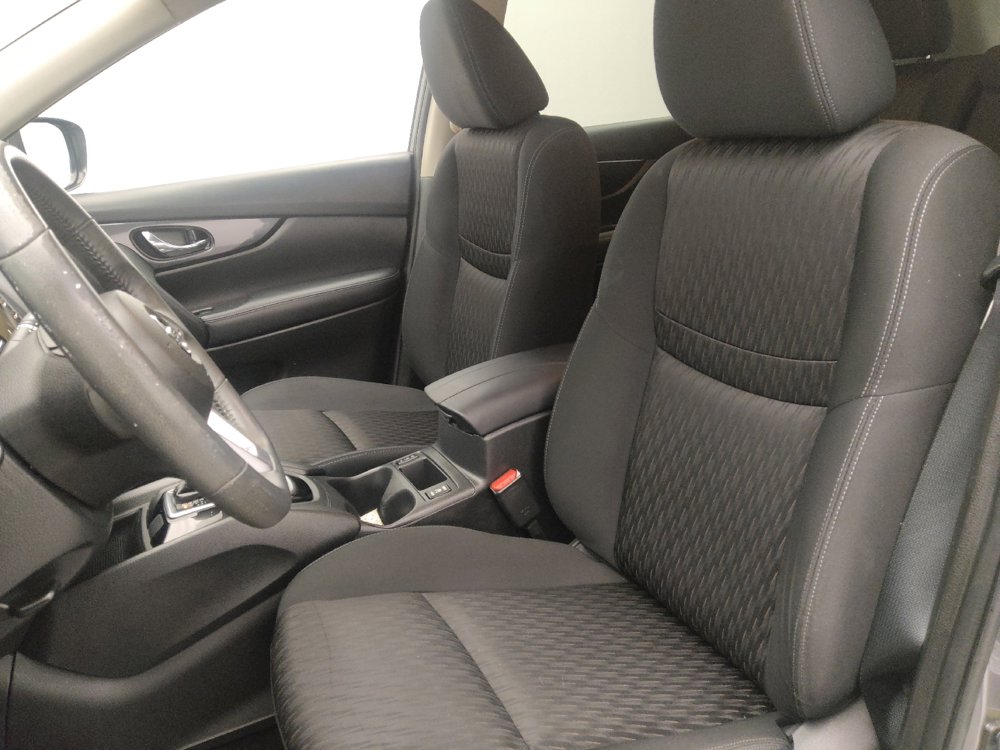 Used 2017 Nissan Rogue SV image 17