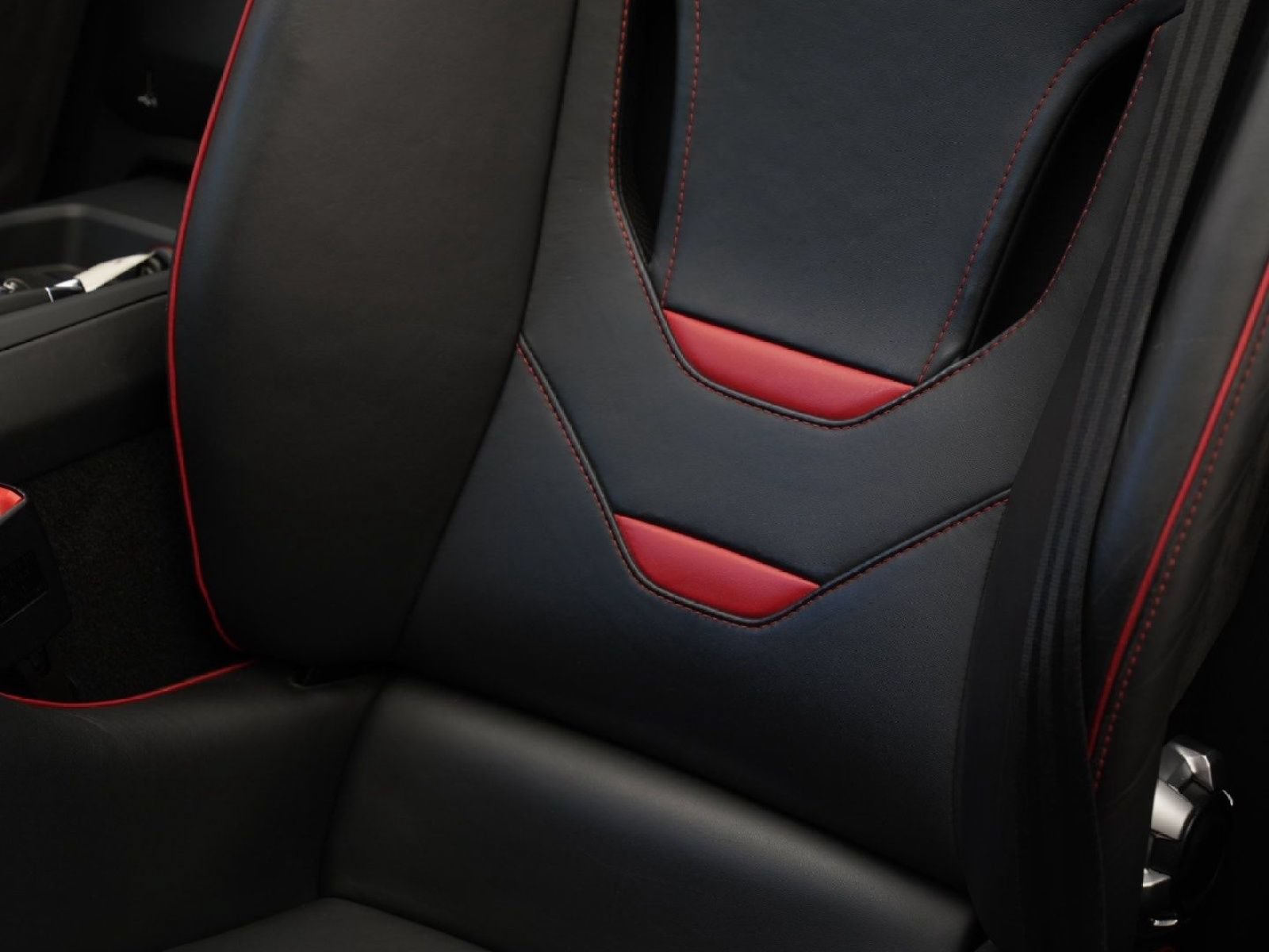 Used 2021 Lamborghini Huracan EVO RWD image 15