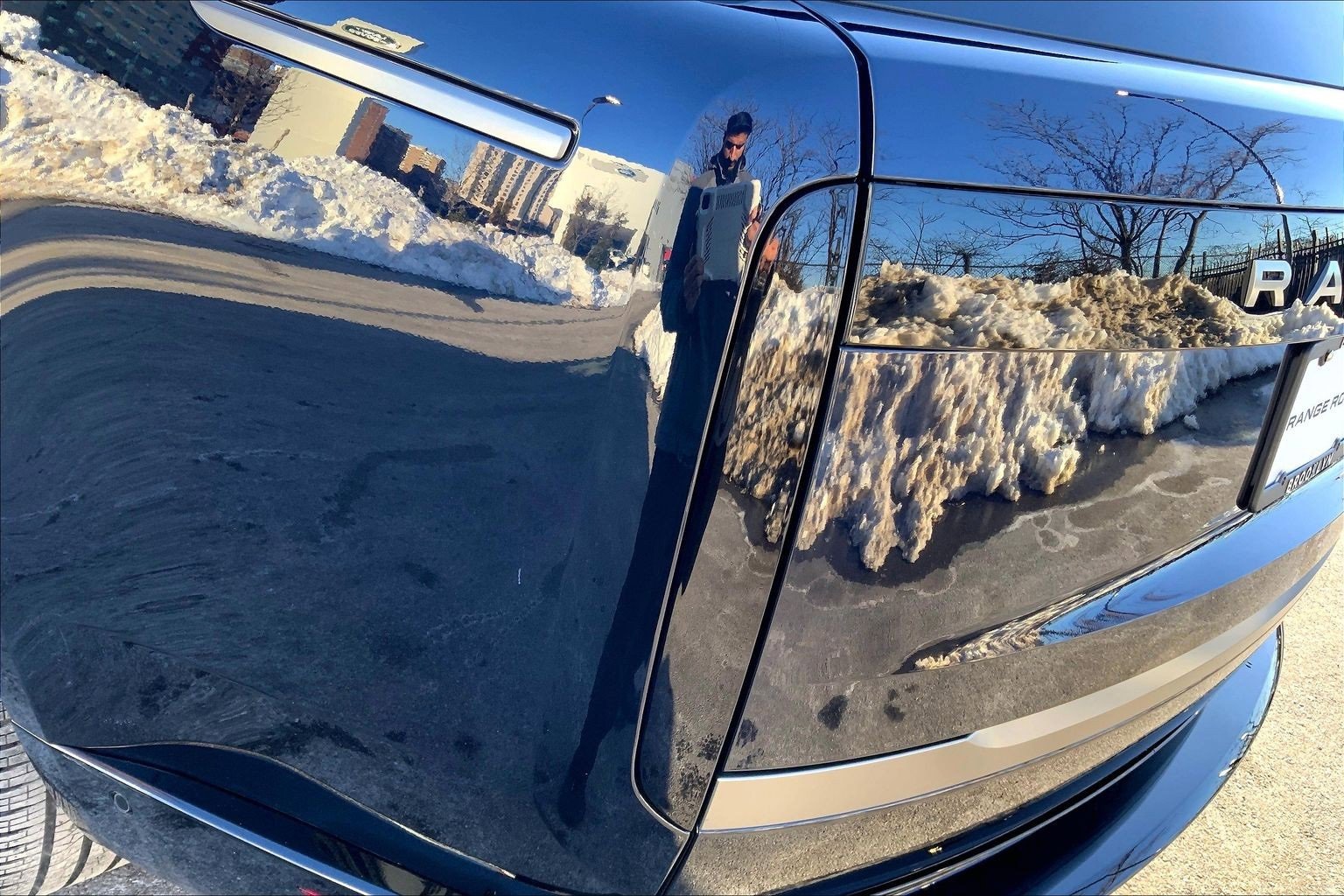 Used 2025 Land Rover Range Rover SE image 28