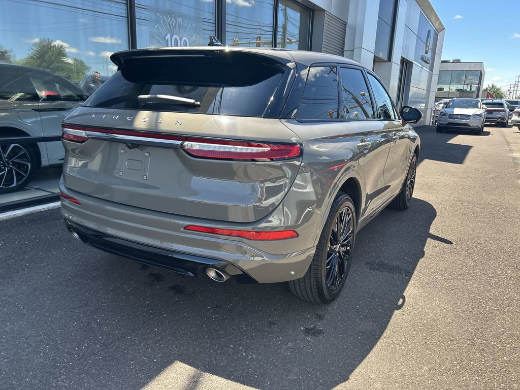 New 2025 Lincoln Corsair Reserve w/ Jet Appearance Package image 2