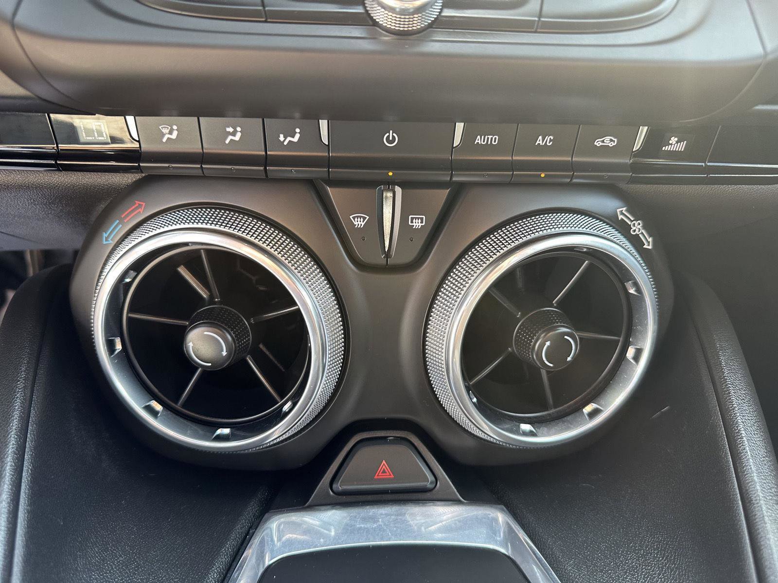 Used 2020 Chevrolet Camaro LT w/ RS Package image 28