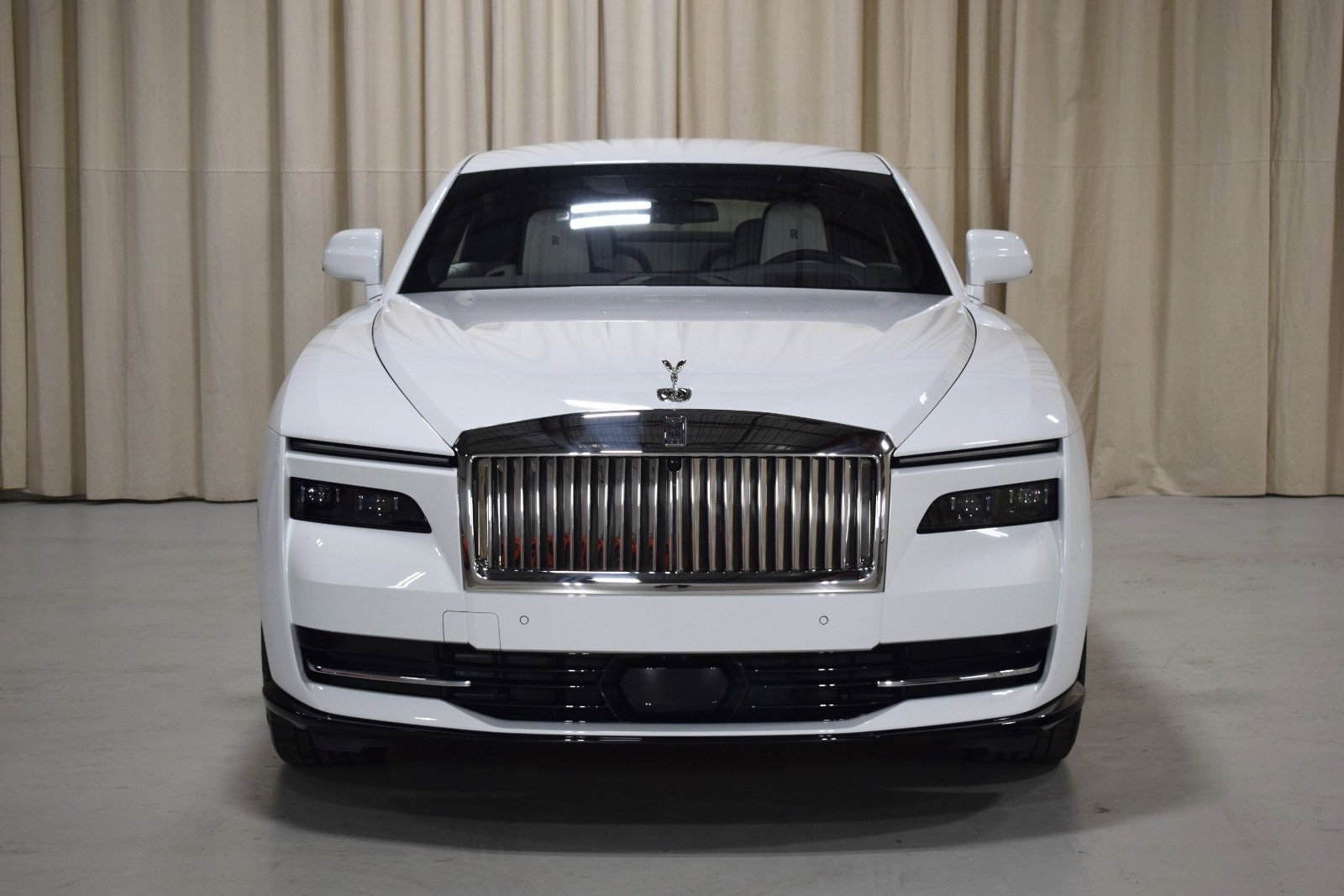 New 2025 Rolls-Royce Spectre w/ Leather Finishing Pack image 8