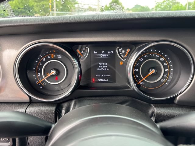 Used 2023 Jeep Gladiator Sport AWD/4WD image 17