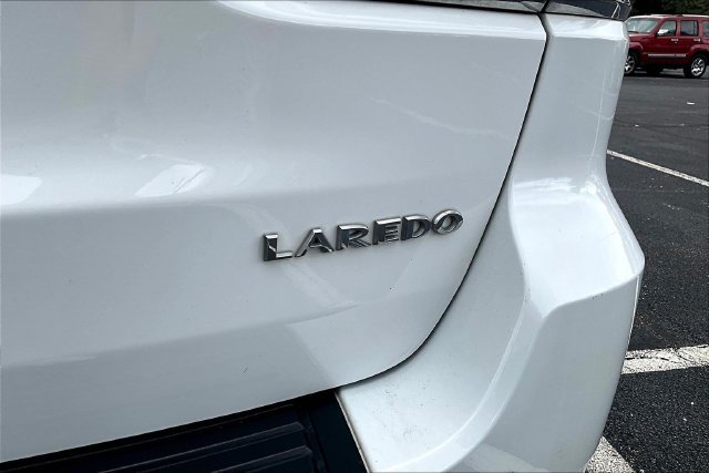 Used 2019 Jeep Grand Cherokee Laredo w/ Laredo X Package AWD/4WD image 24