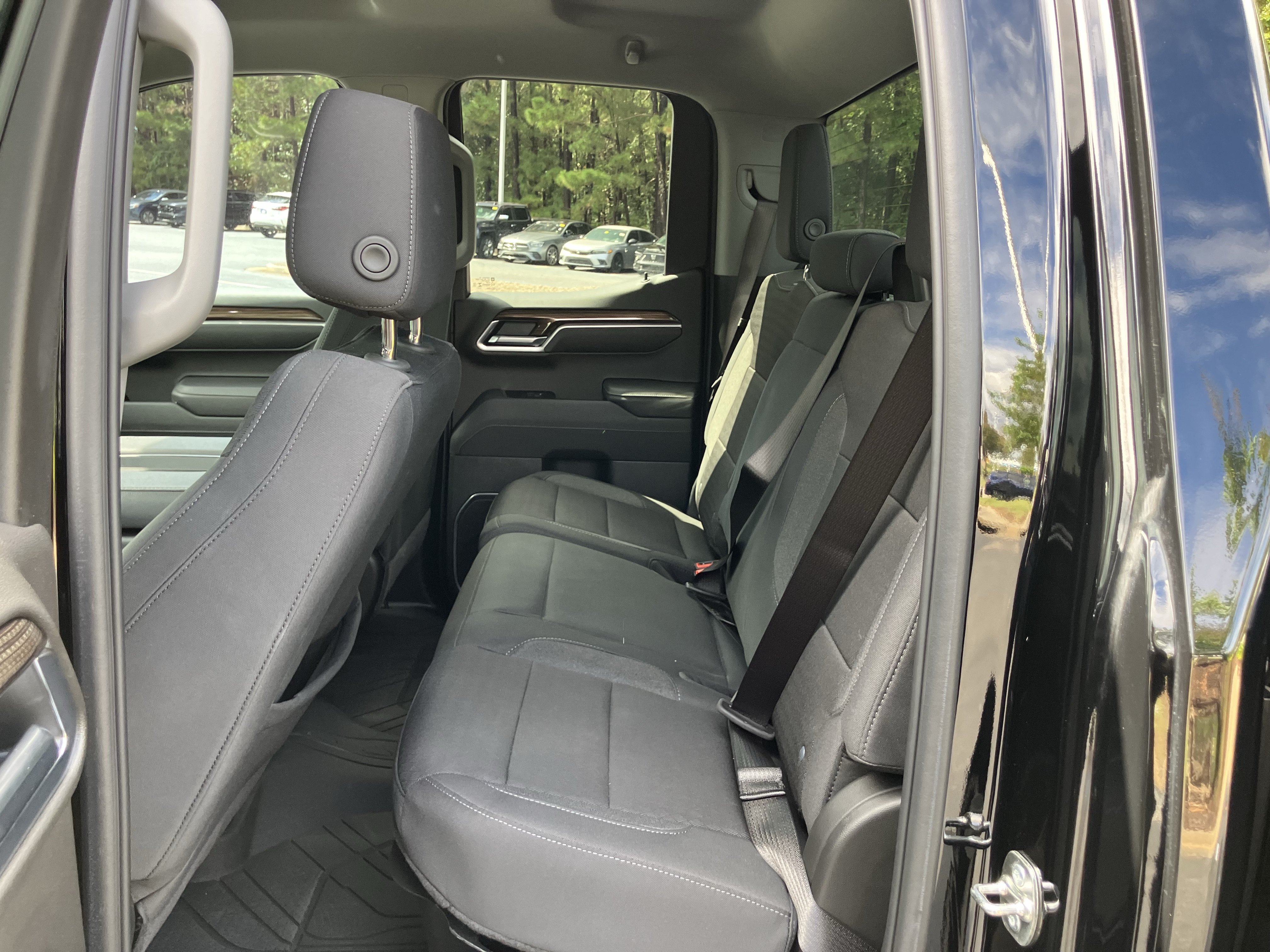 Used 2025 Chevrolet Silverado 1500 LT w/ Protection Package AWD/4WD image 32