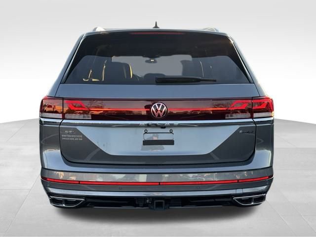 Used 2024 Volkswagen Atlas SEL Premium R-Line image 6