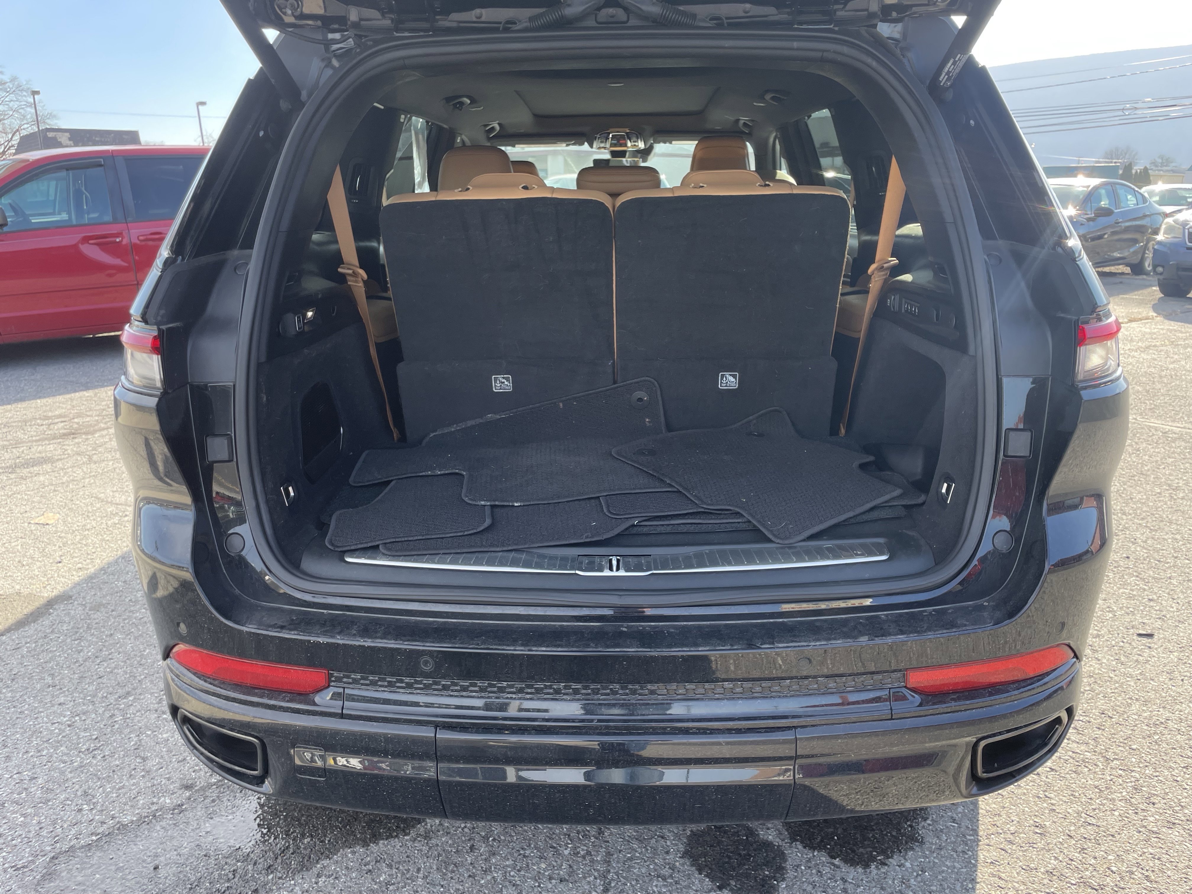 Used 2023 Jeep Grand Cherokee L Summit w/ Advanced Protech Group IV image 5