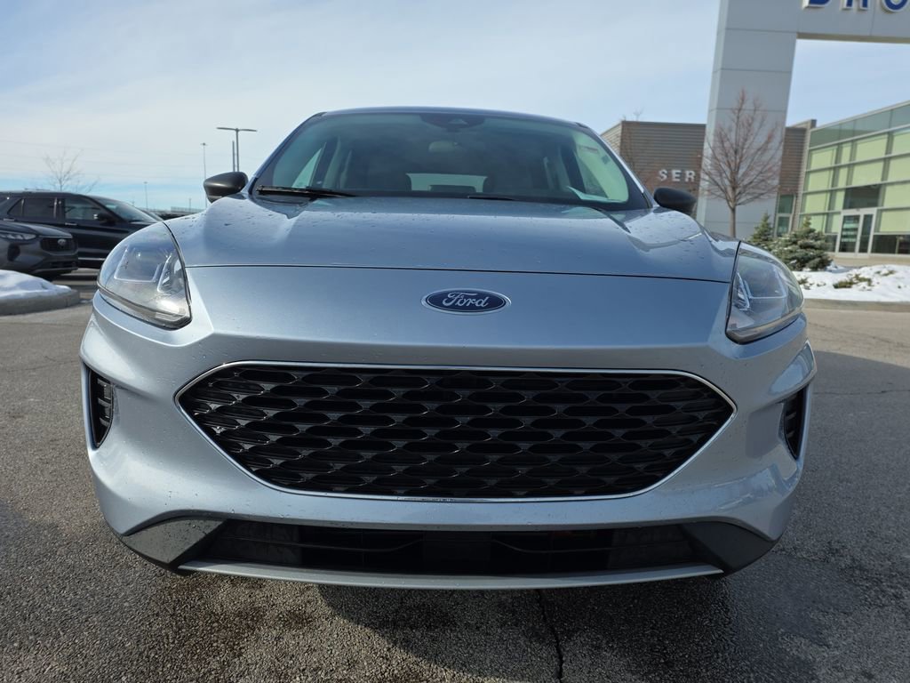 Used 2022 Ford Escape SE w/ Cold Weather Package image 2