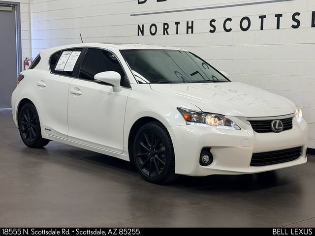 Used 2013 Lexus CT 200h w/ Premium Pkg w/Navigation FWD image 2