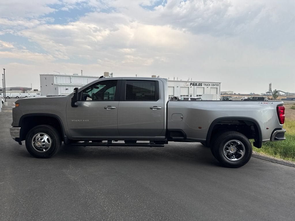 New 2026 Chevrolet Silverado 3500 LT w/ Leather Package AWD/4WD image 7