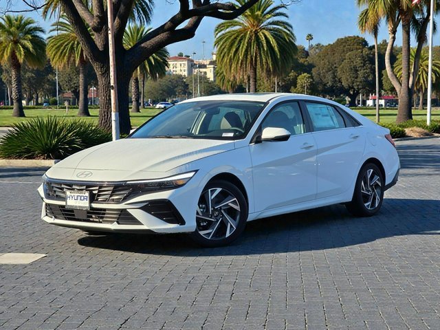 New 2025 Hyundai Elantra Limited image 2