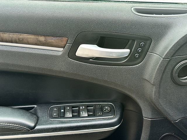 Used 2016 Chrysler 300 C image 19