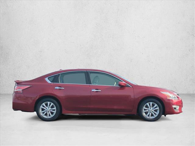 Used 2014 Nissan Altima 2.5 S w/ Sport Value Package image 4