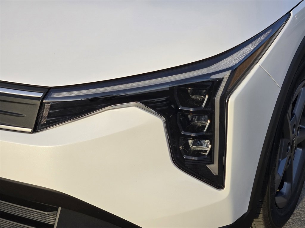 New 2025 Kia K4 LXS image 6